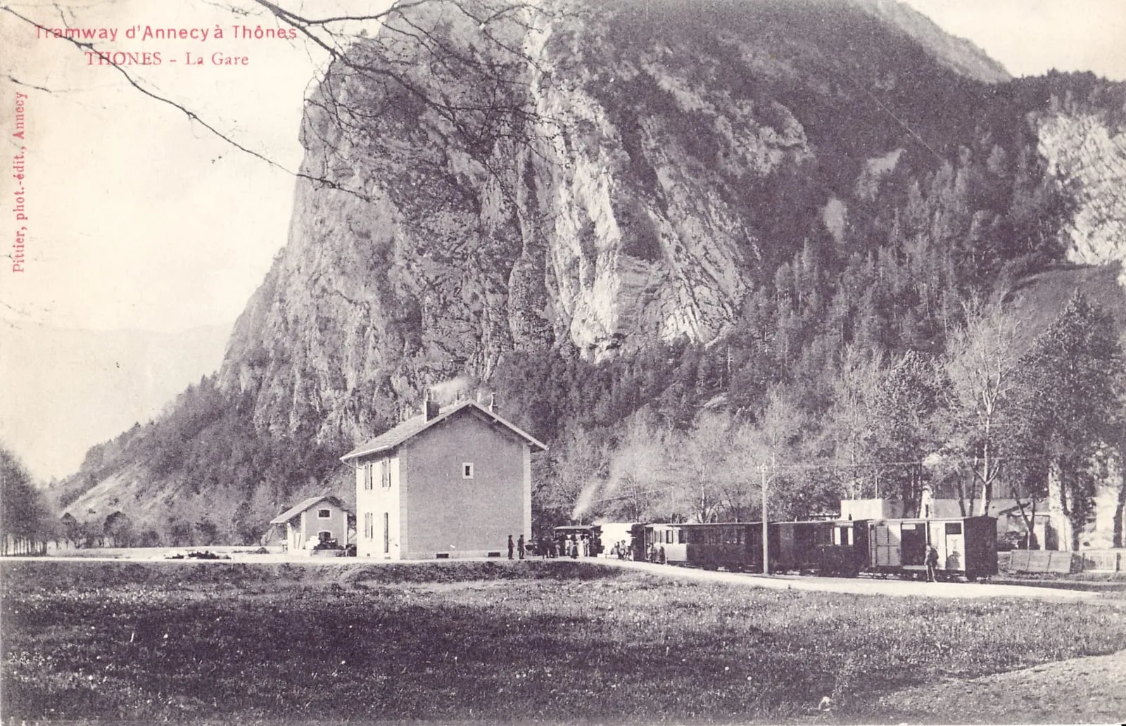 La gare de Thônes, terminus de la ligne de tramway venue d'Annecy