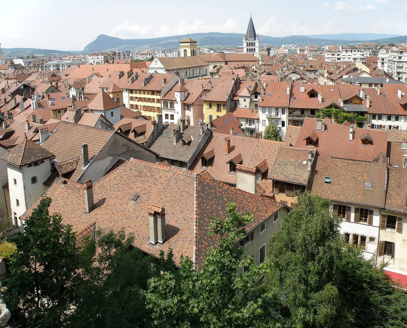Les toits de la vieille ville d'Annecy