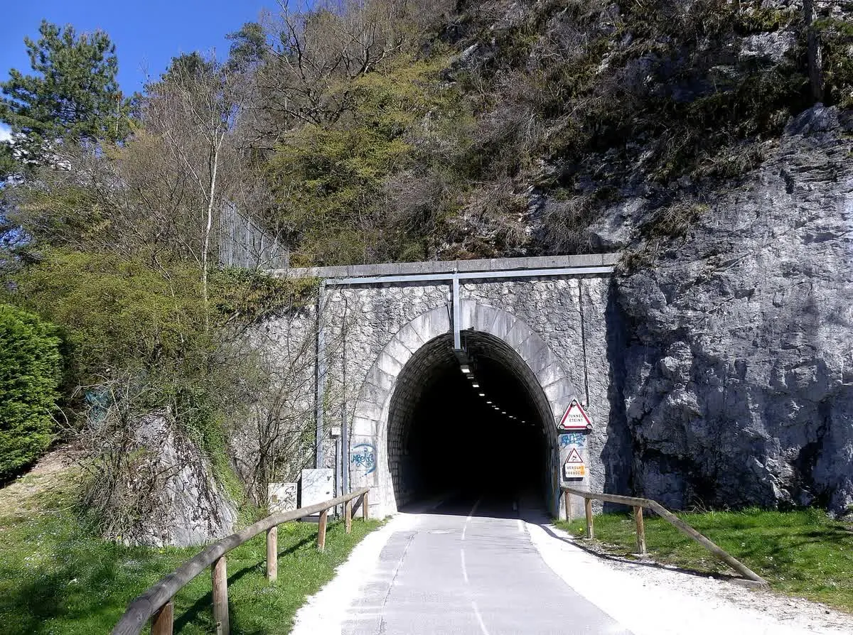 L'avenue de Brogny, à Annecy, où se trouve le cinéma Pathé