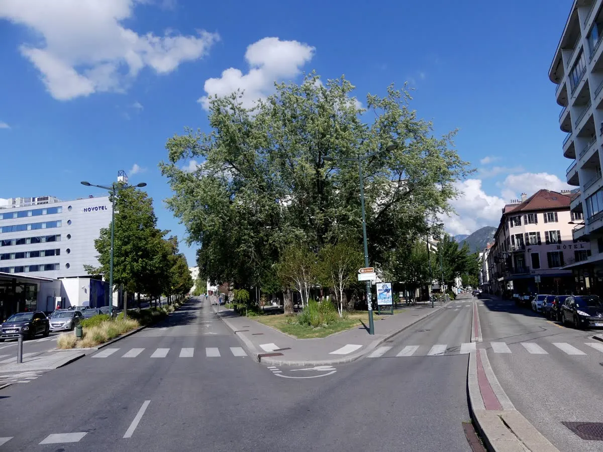 La rue Sommeiller à Annecy, où se trouve le tribunal judiciaire