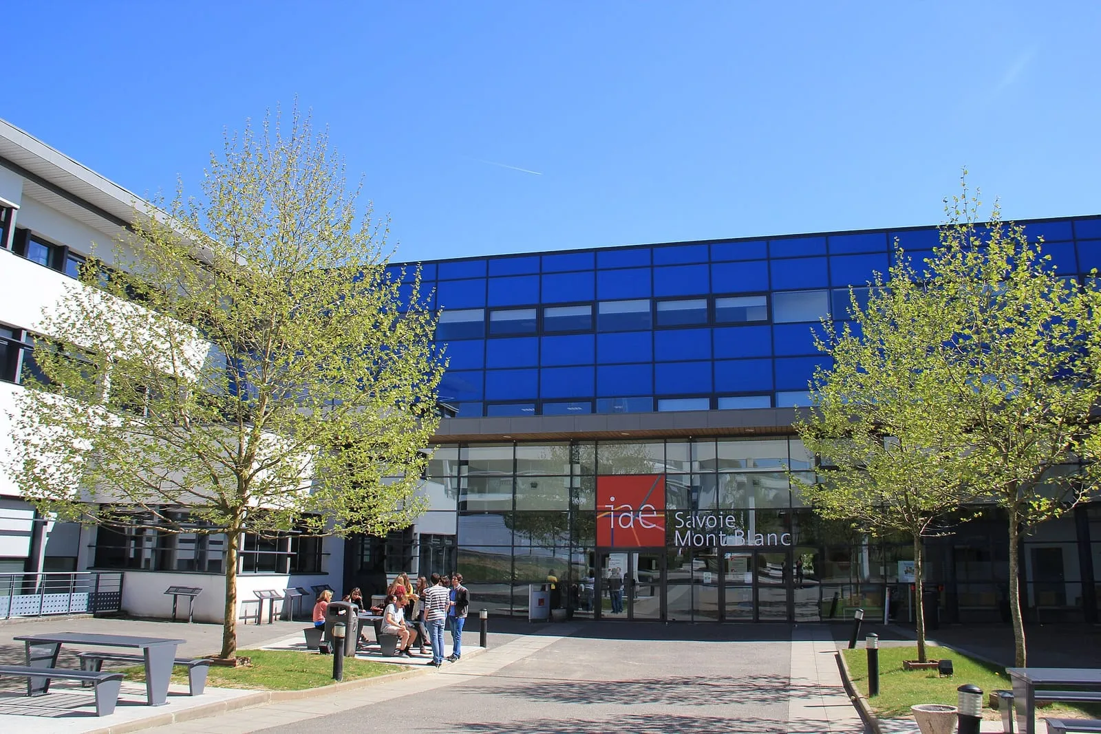 Le bâtiment de l'IAE Savoie Mont Blanc sur le campus universitaire d'Annecy-le-Vieux