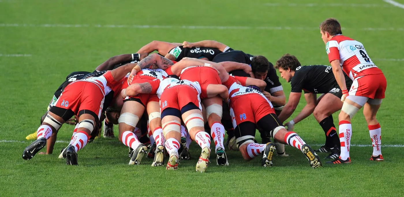 Une mêlée fermée pendant un match de rugby