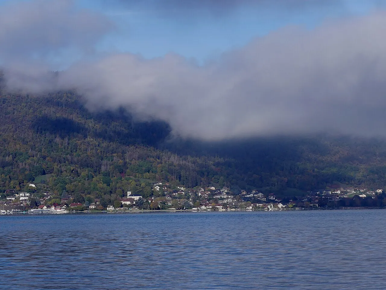 Sévrier et le lac d'Annecy vus depuis Saint-Jorioz