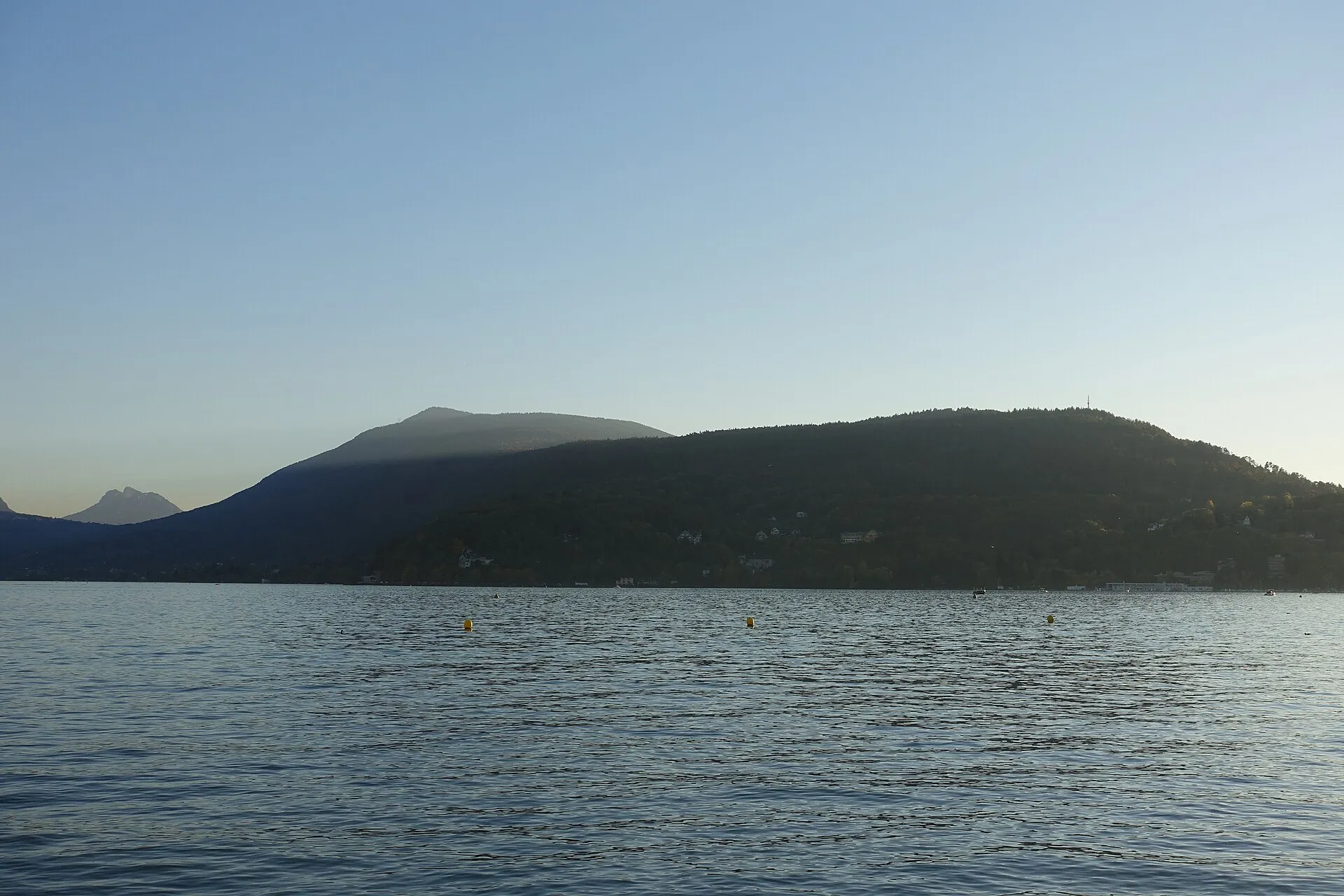 La plage d'Albigny, au bord du lac d'Annecy